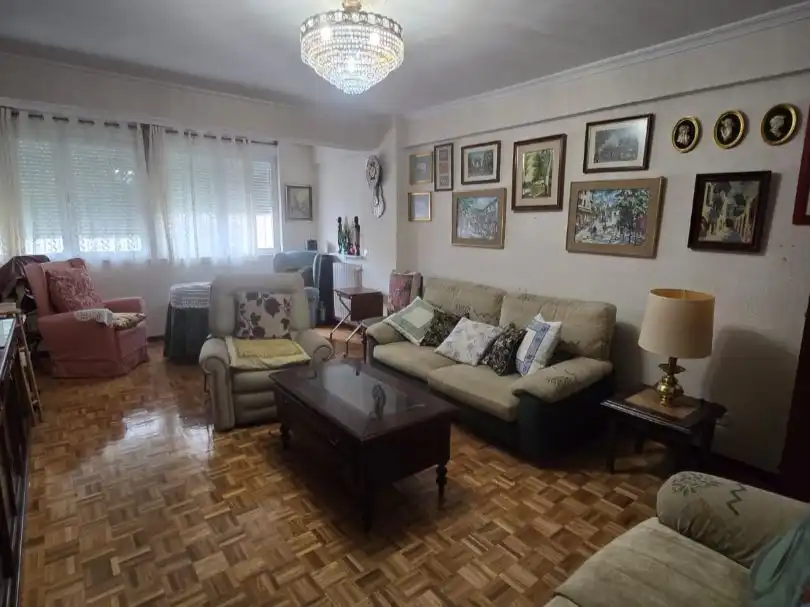 Sala de estar de Piso en venta en  Madrid Capital
