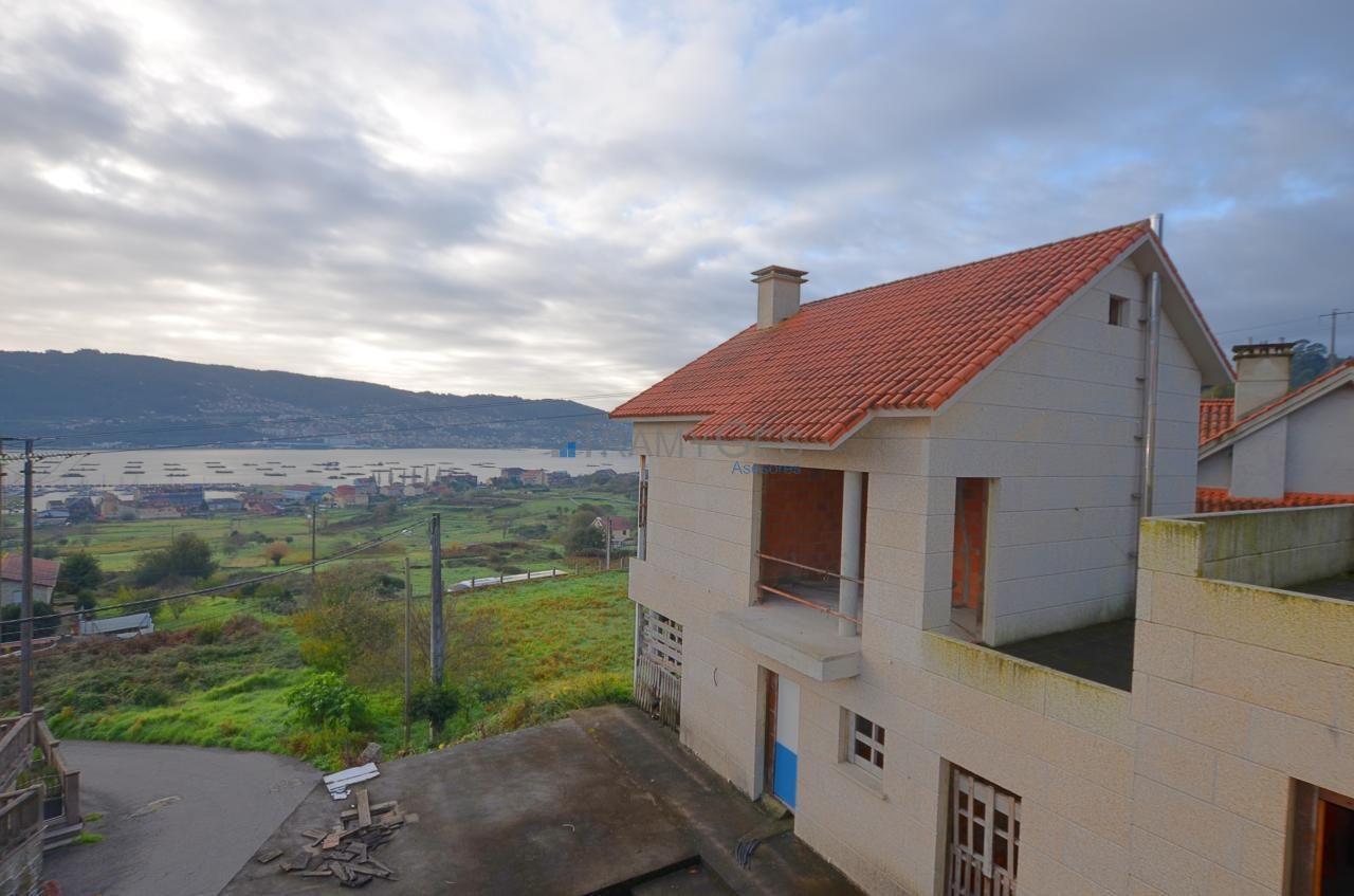 Vista exterior de Casa adosada en venta en Moaña con Jardín privado y Terraza