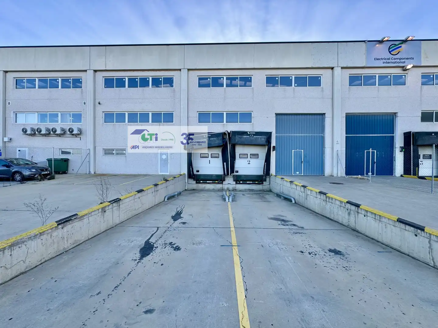 Industrial buildings for rent in La Muela