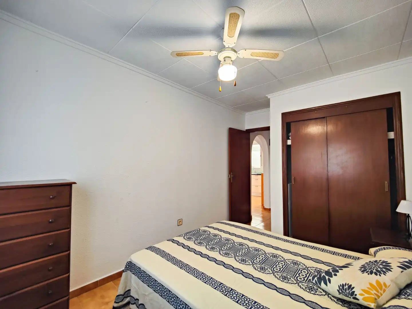 Habitación de Casa adosada de alquiler en Torrevieja con Aire acondicionado, Jardín privado y Terraza