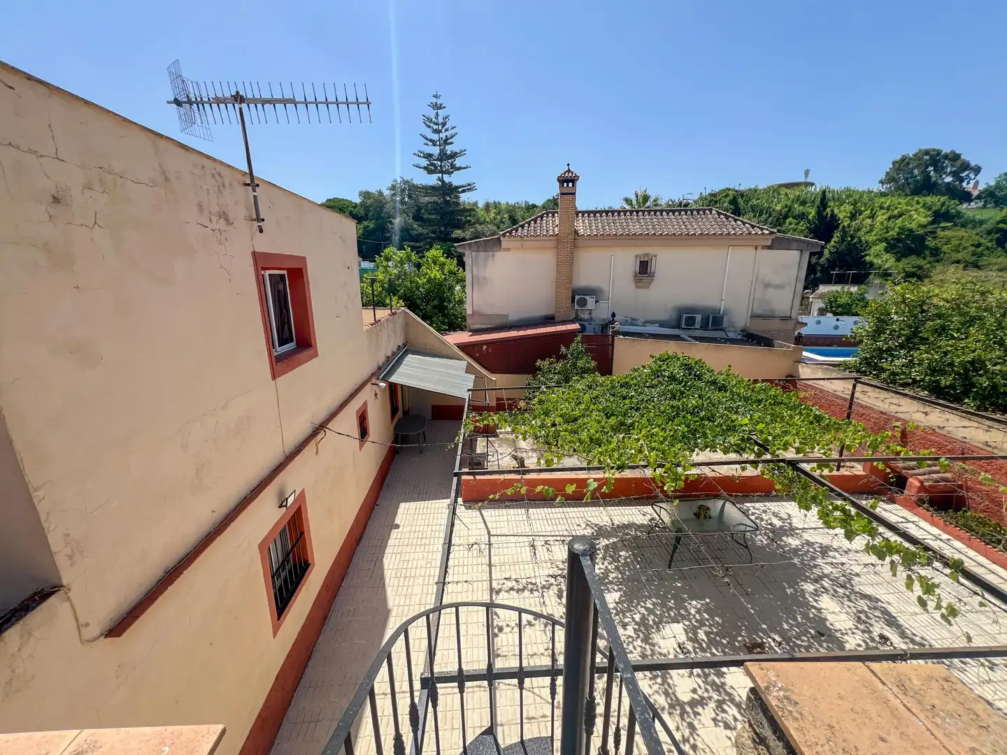 Vista exterior de Casa o xalet en venda en Sanlúcar de Barrameda amb Jardí privat