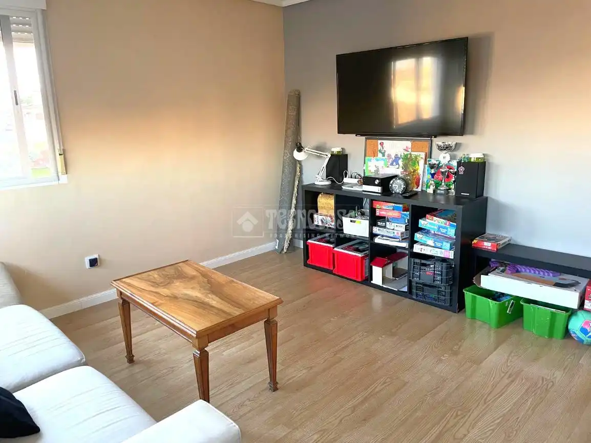 Sala d'estar de Pis en venda en Oropesa amb Aire condicionat