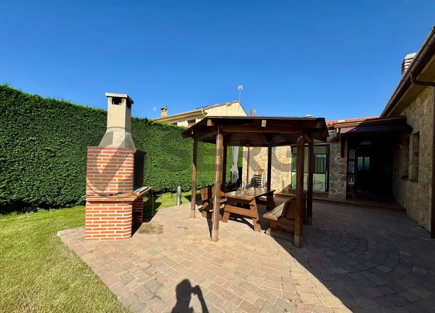 Terrassa de Casa o xalet en venda en Palazuelos de Eresma amb Calefacció, Jardí privat i Traster