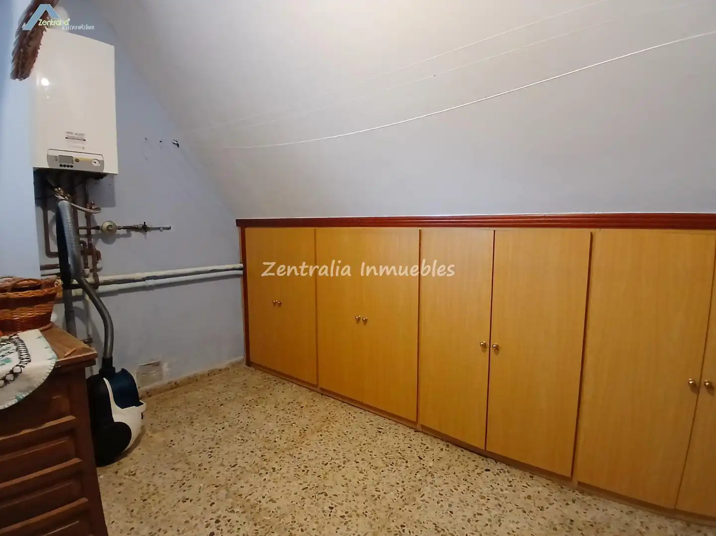 Habitación de Casa o chalet en venta en Zaragoza con Aire acondicionado, Calefacción y Jardín privado