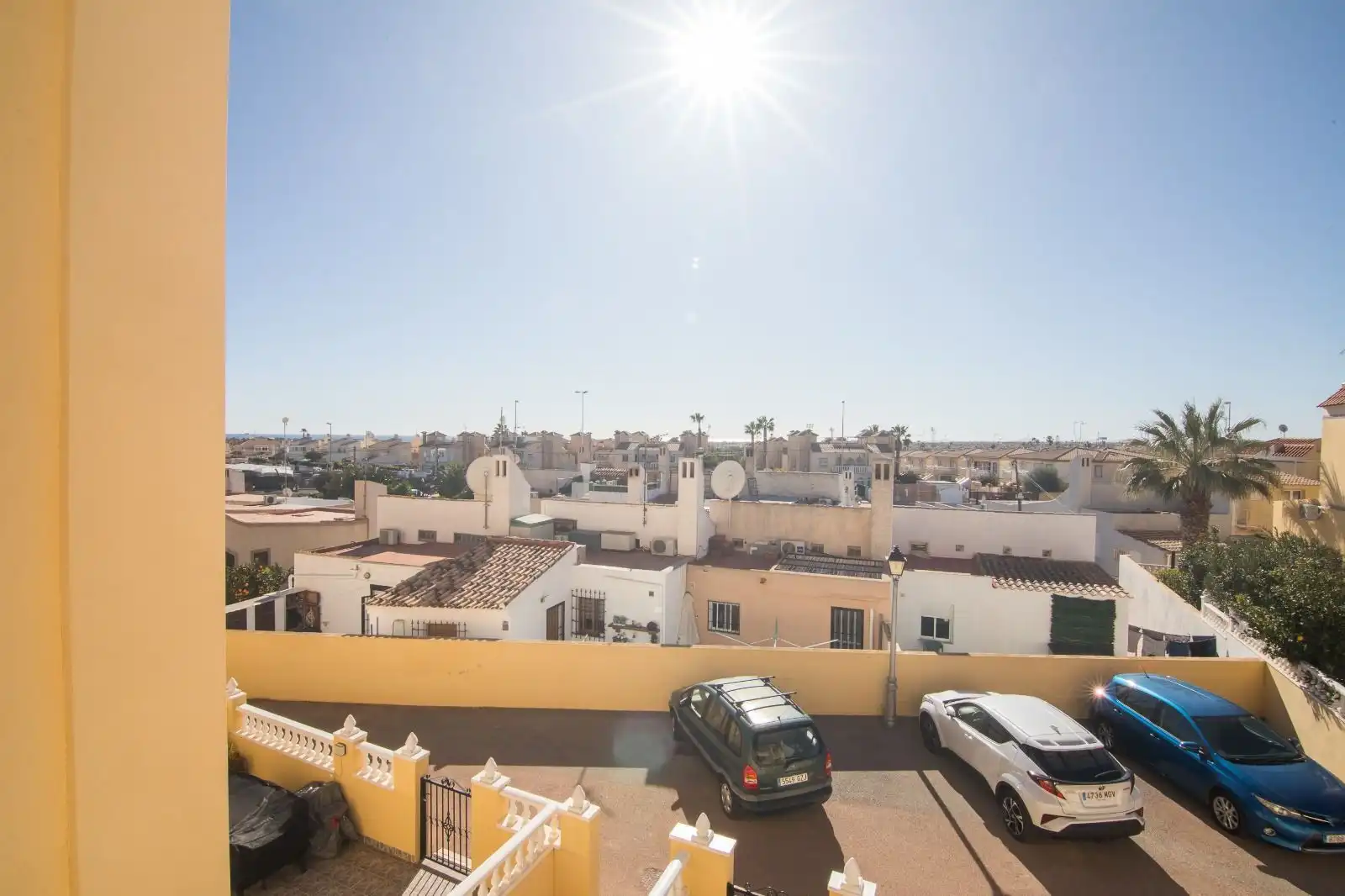 Außenansicht von Wohnung zur Miete in Orihuela mit Klimaanlage, Heizung und Terrasse