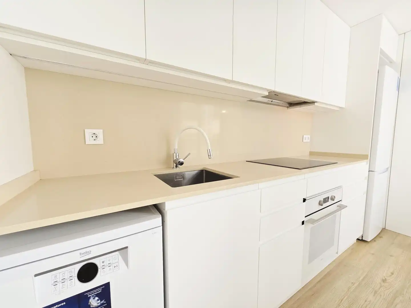 Kitchen of Flat for rent in Valencia  with Parquet flooring and Terrace