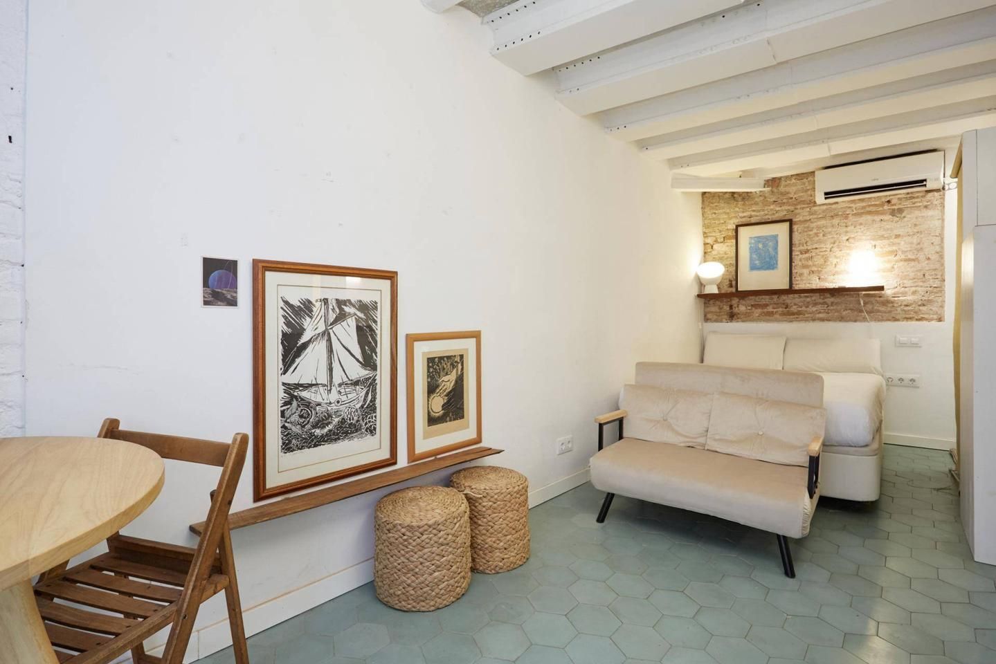 Living room of Study to rent in  Barcelona Capital  with Air Conditioner, Furnished and Balcony