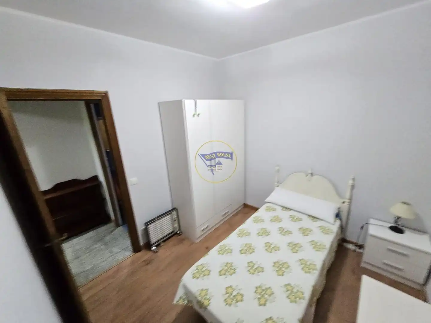 Flat for rent in Calle XOSE BAR BOO, Plaza Industria