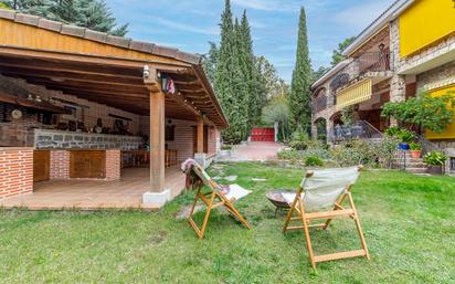 Terrassa de Casa o xalet en venda en Becerril de la Sierra amb Calefacció, Jardí privat i Terrassa