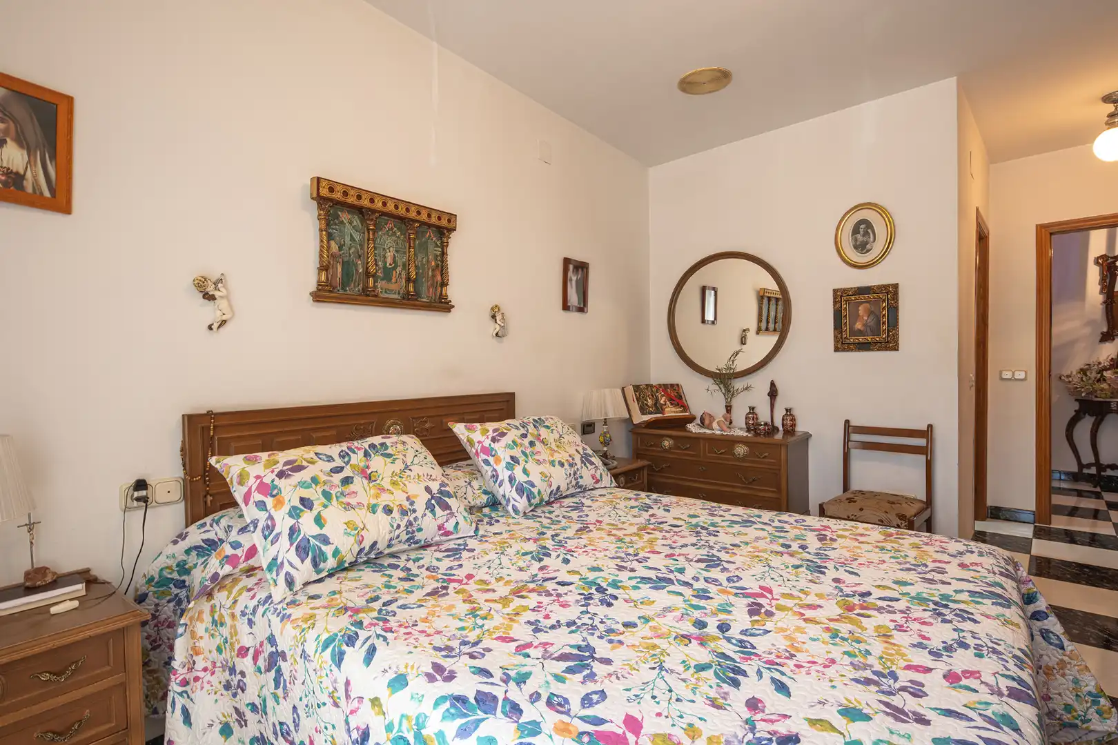 Dormitori de Casa adosada en venda en La Zubia amb Calefacció, Terrassa i Moblat