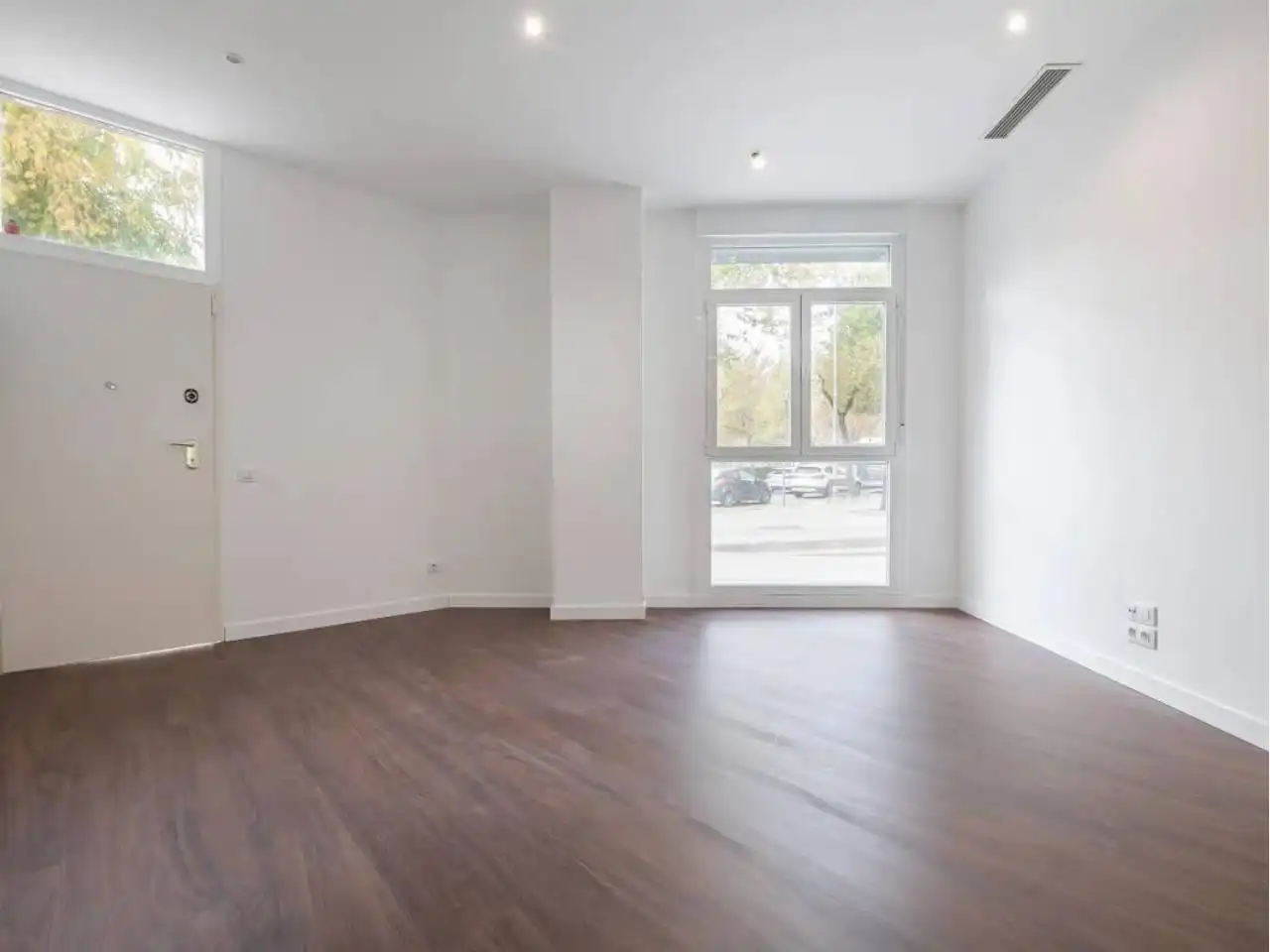 Bedroom of Apartments for sale in Barcelona  with Air Conditioner, Parquet flooring and Furnished