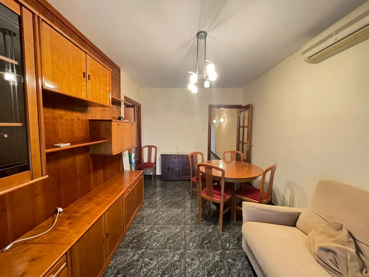 Wohnung mit Terrasse zum Verkauf in Plaça Mare de Déu de Montserrat, imagen 2