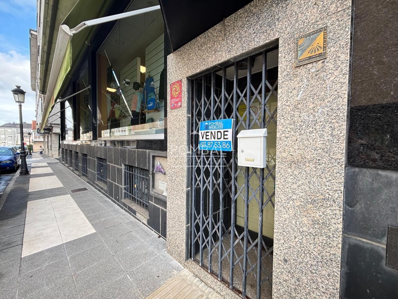 Vista exterior de Local en venta en Oroso con Aire acondicionado y Amueblado