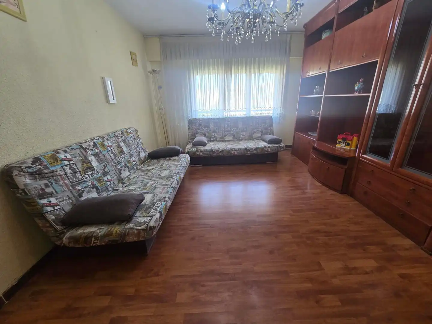 Sala d'estar de Pis de lloguer en  Logroño amb Calefacció, Terrassa i Moblat
