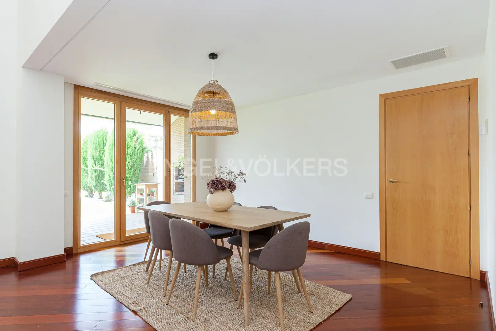 Comedor de Casa o chalet de alquiler en Pozuelo de Alarcón con Aire acondicionado, Calefacción y Jardín privado