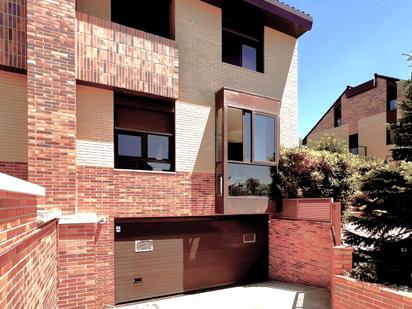 Casa adosada en venda a Calle Islas Canarias, Villanueva de la Cañada ciudad