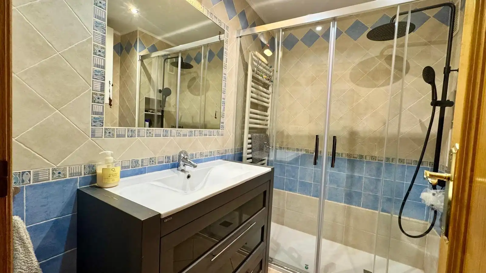 Bathroom of Flat for share in Burjassot  with Air Conditioner, Heating and Balcony