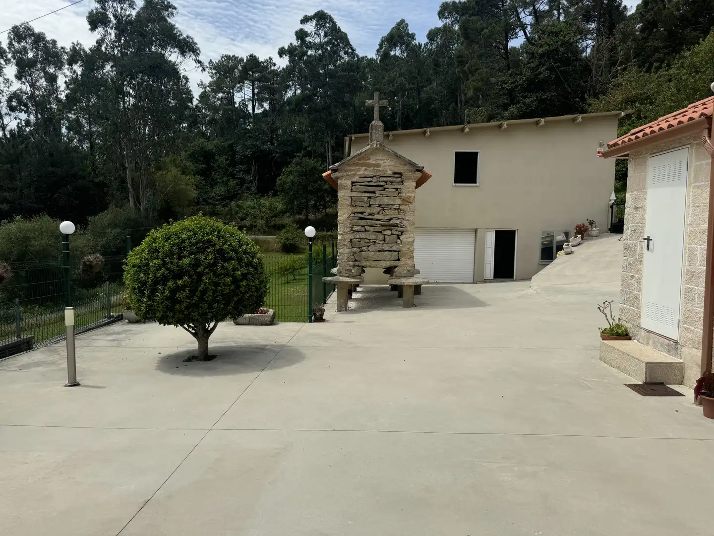 Vista exterior de Finca rústica en venta en Outes con Calefacción, Jardín privado y Terraza