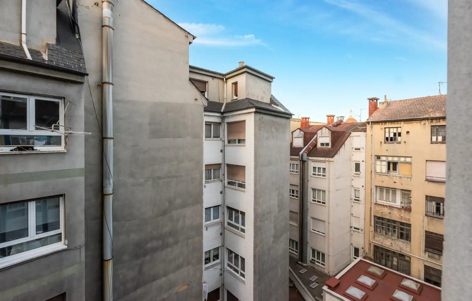 Außenansicht von Wohnung zum Verkauf in Oviedo  mit Heizung und Parkett