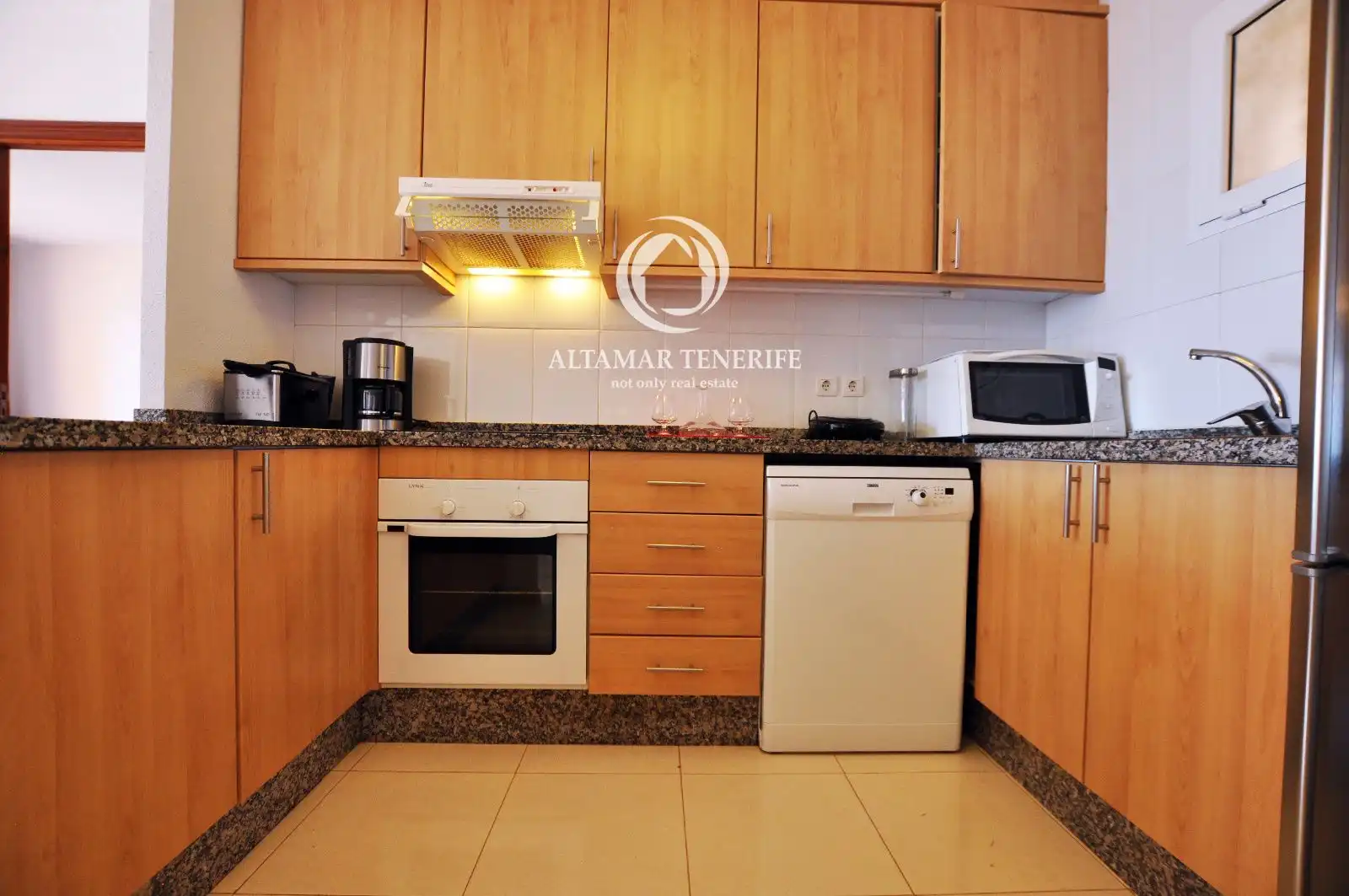 Cuina de Apartament de lloguer en Adeje amb Terrassa, Traster i Piscina