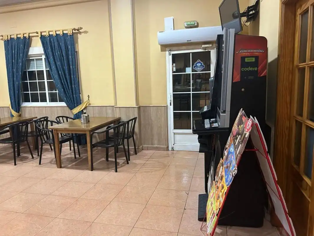 Local en venta en Navalvillar de Pela con Aire acondicionado y Calefacción