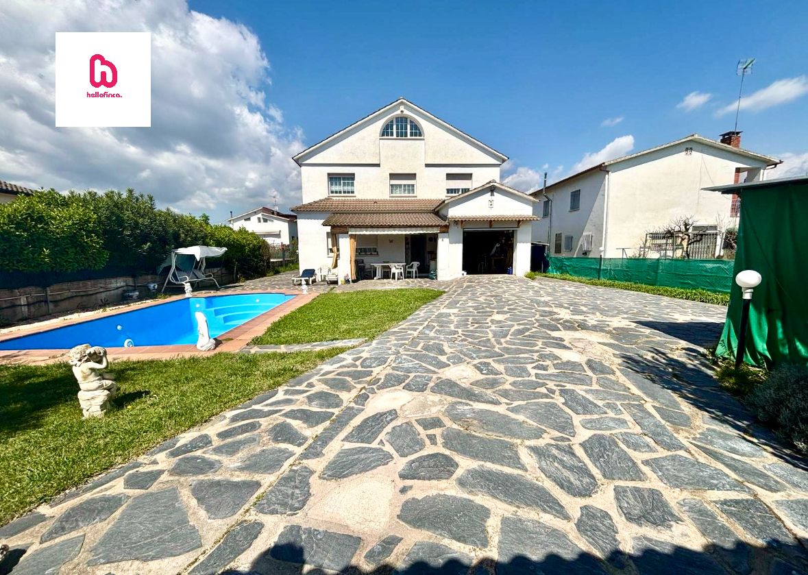 Exterior view of House or chalet for sale in Santa Eulàlia de Ronçana  with Heating, Private garden and Terrace