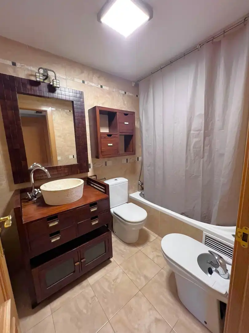 Baño de Piso de alquiler en Murcia con Aire acondicionado y Amueblado