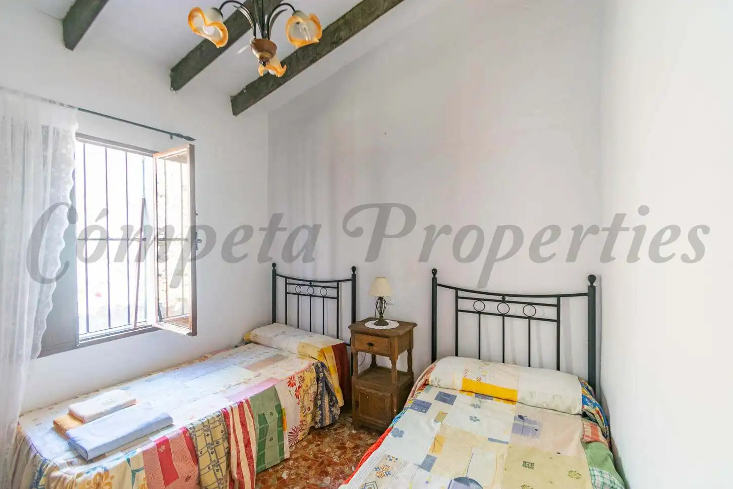 Schlafzimmer von Country house zum Verkauf in Sedella mit Klimaanlage, Privatgarten und Terrasse
