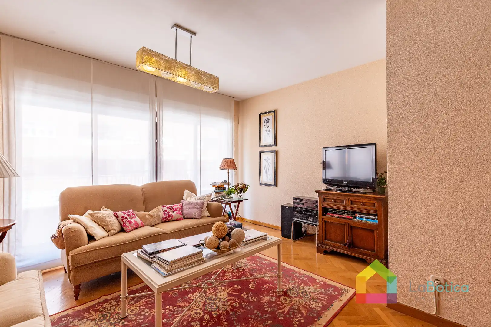 Living room of Flat for sale in Toledo  with Heating, Parquet flooring and Washing machine