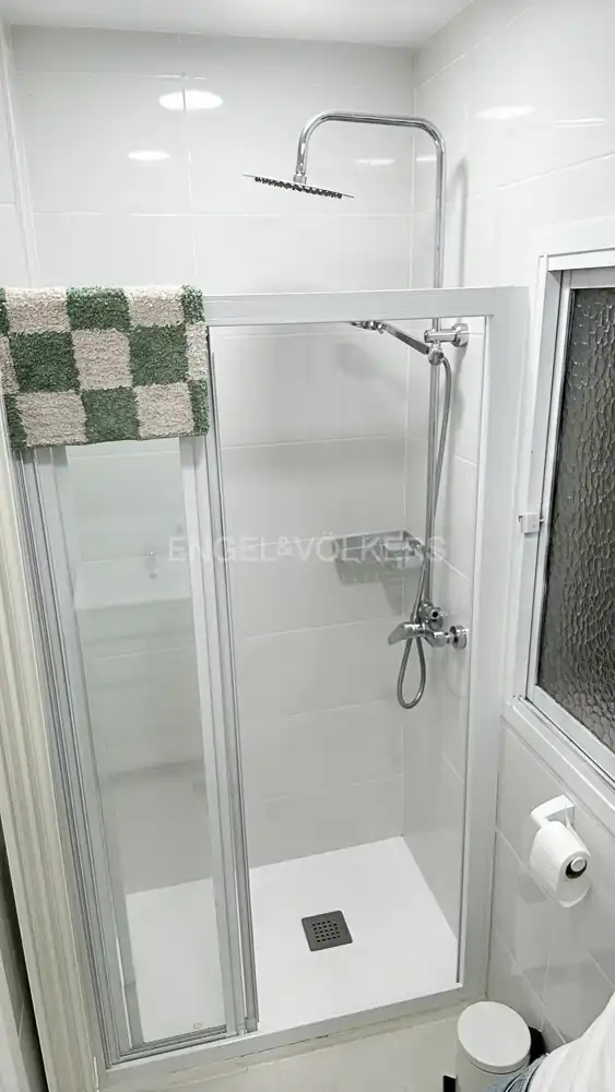 Baño de Apartamento de alquiler en Madrid con Calefacción, Amueblado y Se aceptan mascotas