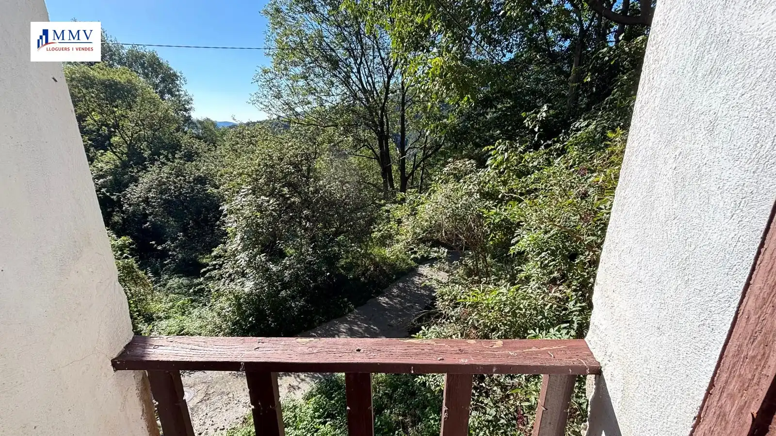 Vista exterior de Finca rústica en venda en Vilallonga de Ter amb Jardí privat i Moblat