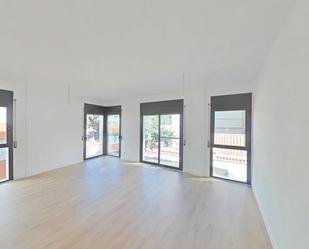 Living room of Flat for sale in  Barcelona Capital  with Heating and Oven