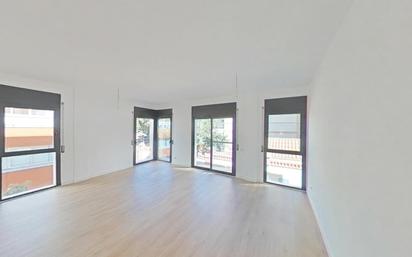 Living room of Flat for sale in  Barcelona Capital  with Heating and Oven