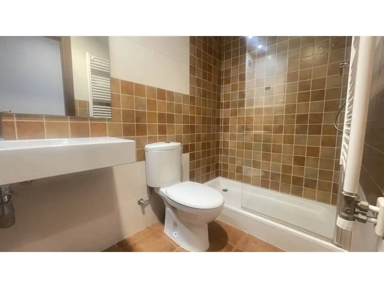 Bany de Apartament en venda en Terrassa amb Calefacció