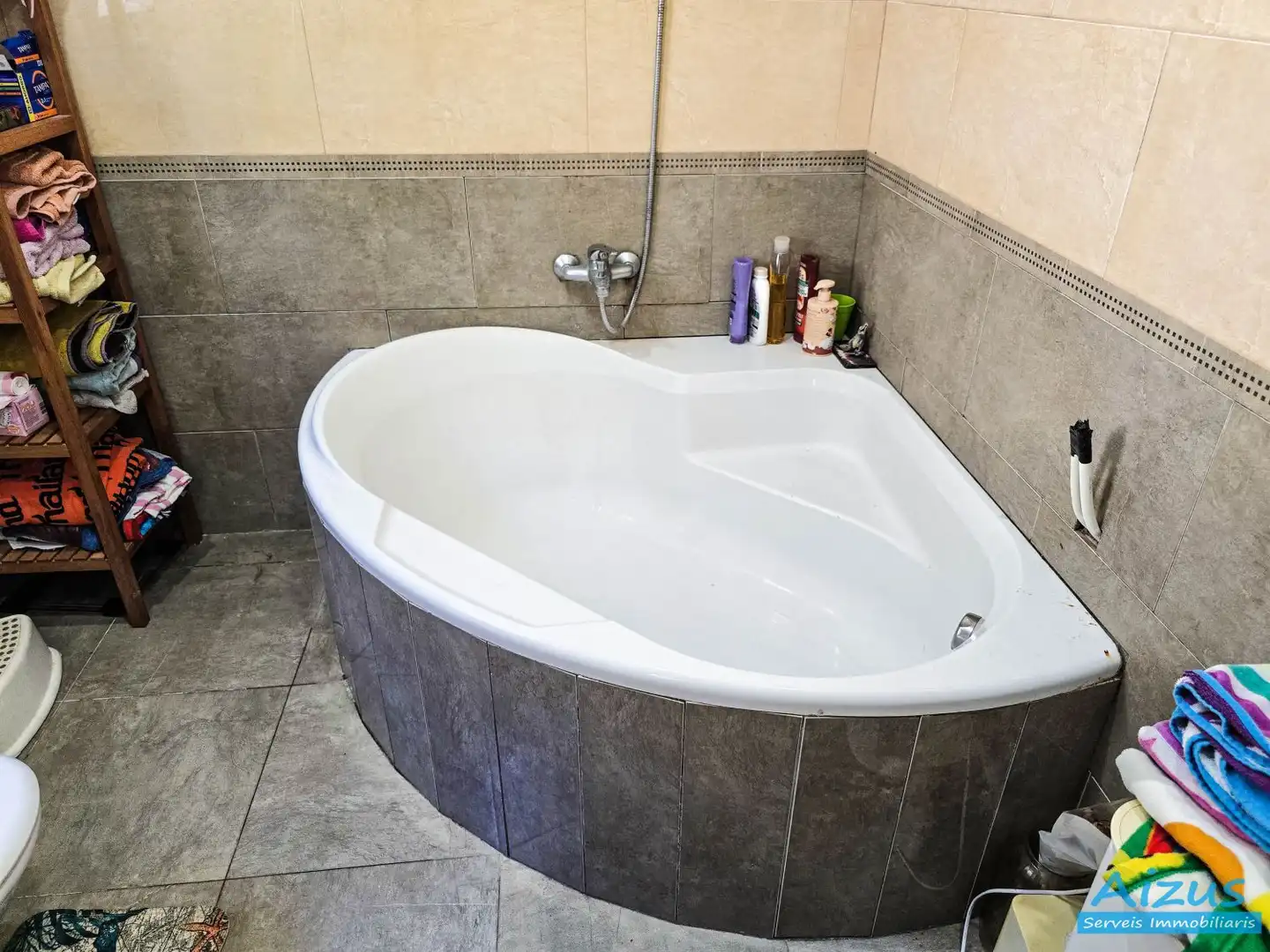 Bathroom of Houses for sale in Santa Susanna  with Air Conditioner, Terrace and Oven