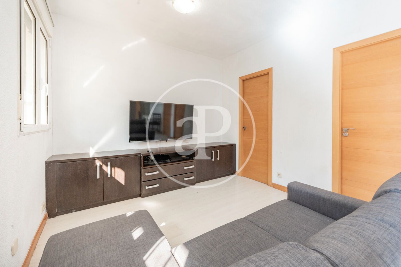 Living room of Flat for sale in  Madrid Capital  with Air Conditioner, Heating and Furnished