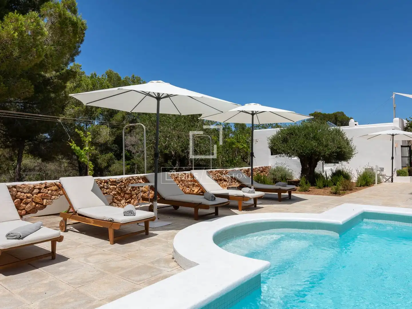 Terrace of Country homes for sale in Santa Eulària des Riu  with Furnished
