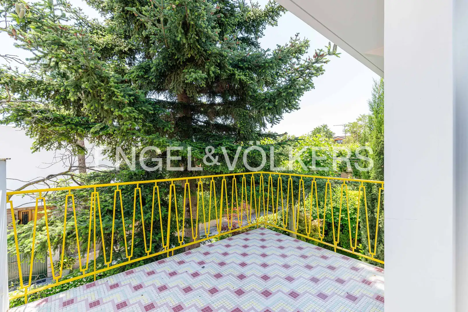 Terrassa de Casa o xalet en venda en Madrid amb Aire condicionat, Calefacció i Jardí privat