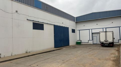 Foto 2 von Fabrikhallen zum Verkauf in Calle Albañiles, Pilas, Sevilla
