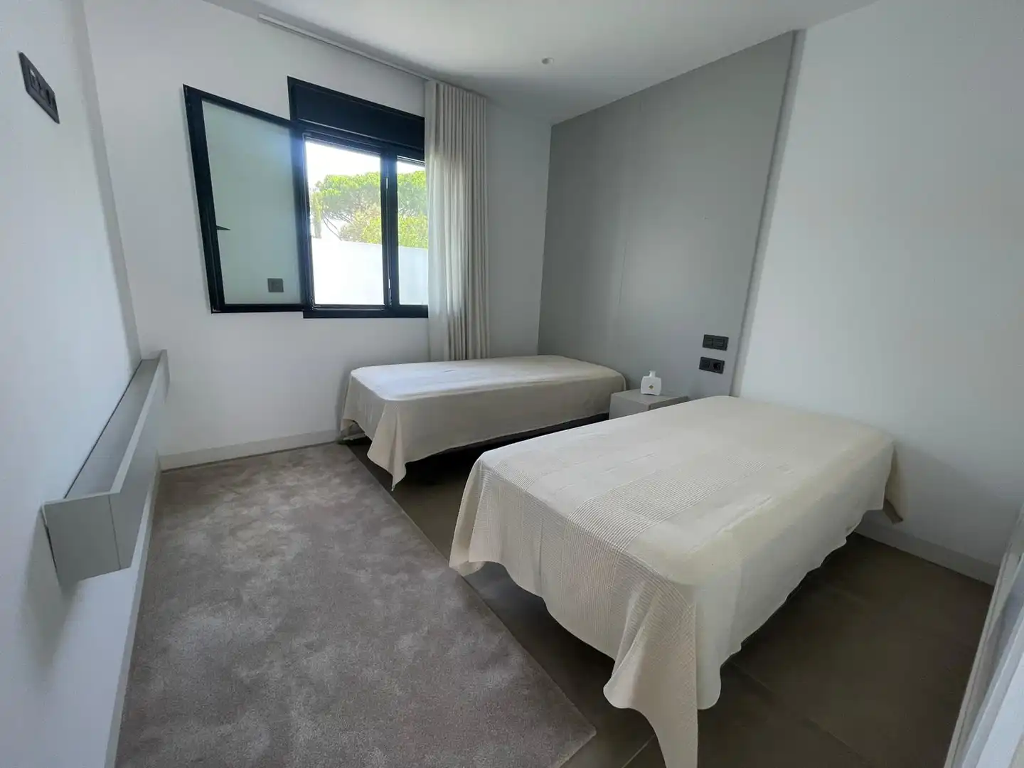 Habitación de Casa o chalet en venta en Chiclana de la Frontera con Aire acondicionado, Calefacción y Jardín privado