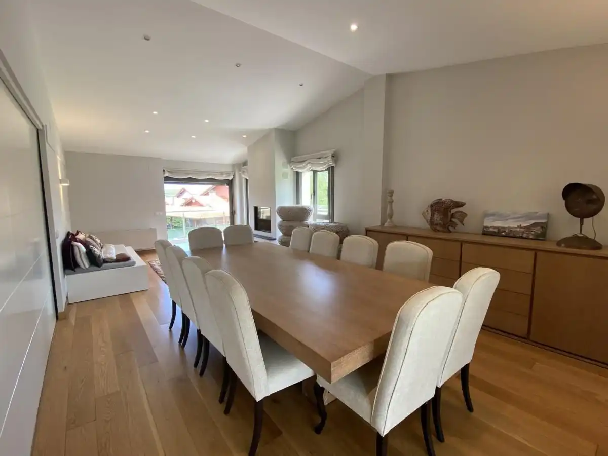 Comedor de Casa o chalet en venta en Llanes con Calefacción, Jardín privado y Terraza