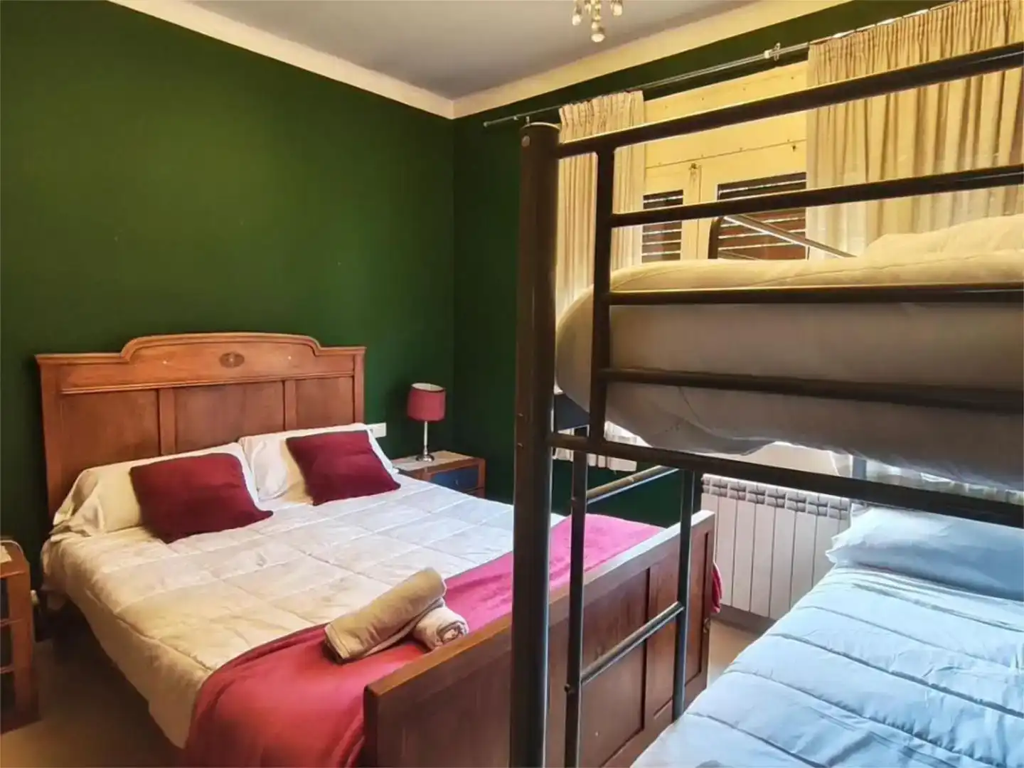 Schlafzimmer von Wohnung zur Miete in La Llacuna mit Klimaanlage, Privatgarten und Schwimmbad