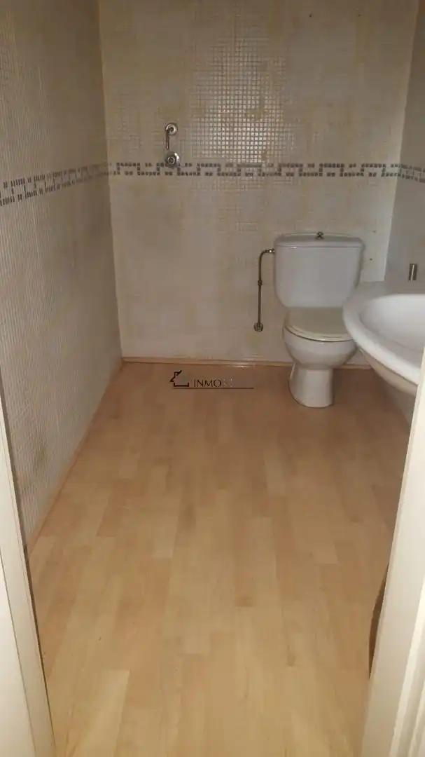 Baño de Local en venta en Poio