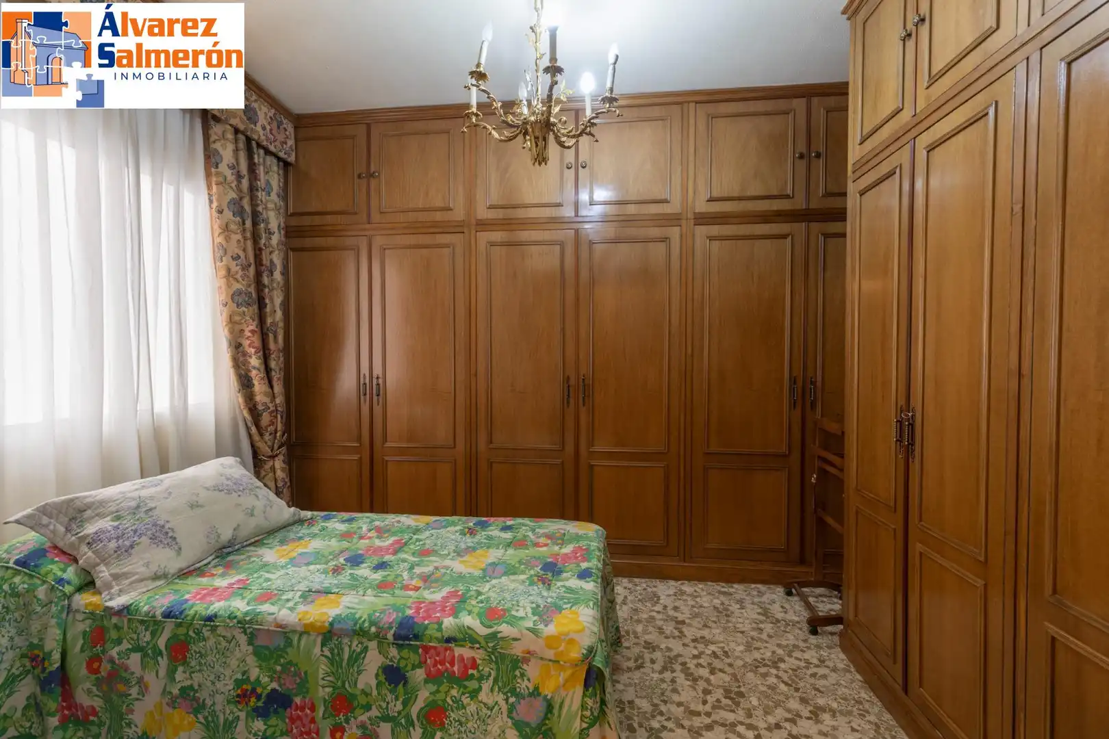Habitación de Piso en venta en Granada