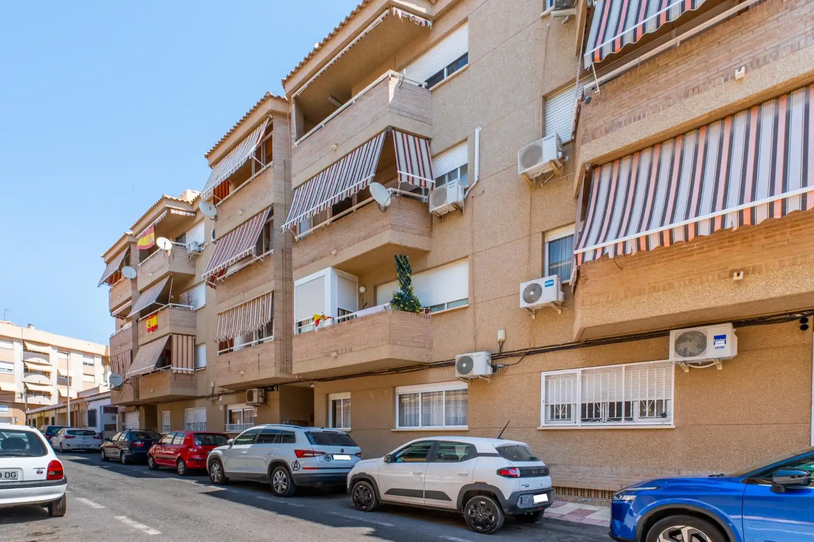 Vista exterior de Planta baja en venta en El Campello con Aire acondicionado, Terraza y Trastero