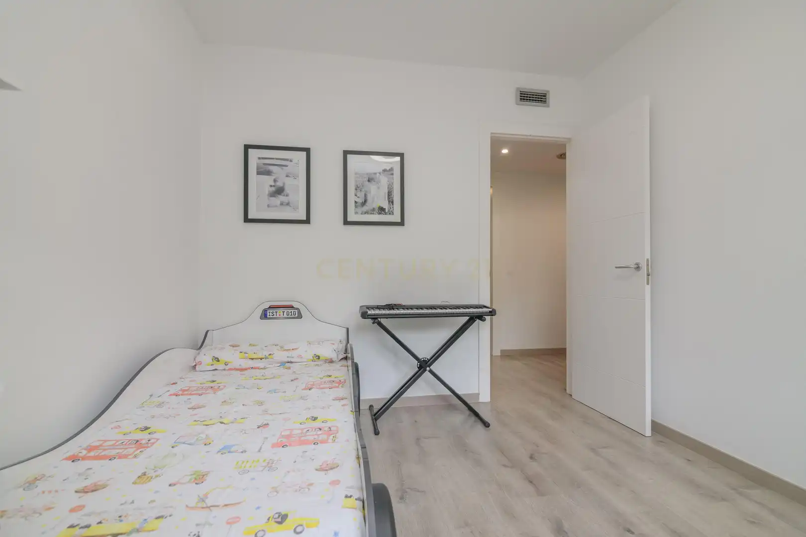 Habitación de Apartamento en venta en Molins de Rei con Aire acondicionado, Trastero y Balcón