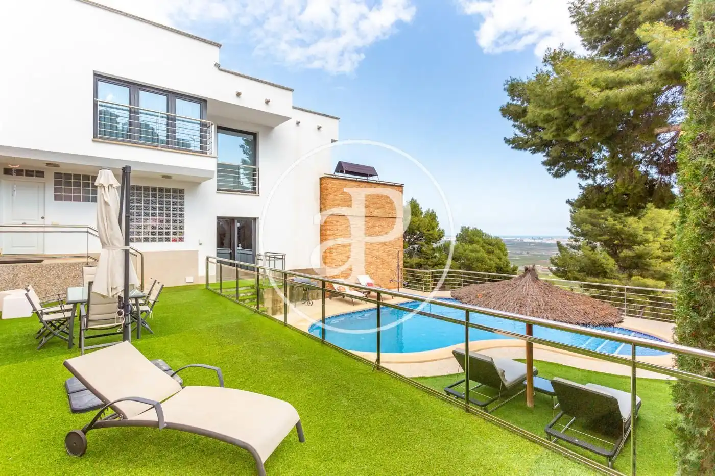 Vista exterior de Casa o xalet en venda en Sagunto / Sagunt amb Aire condicionat, Calefacció i Jardí privat