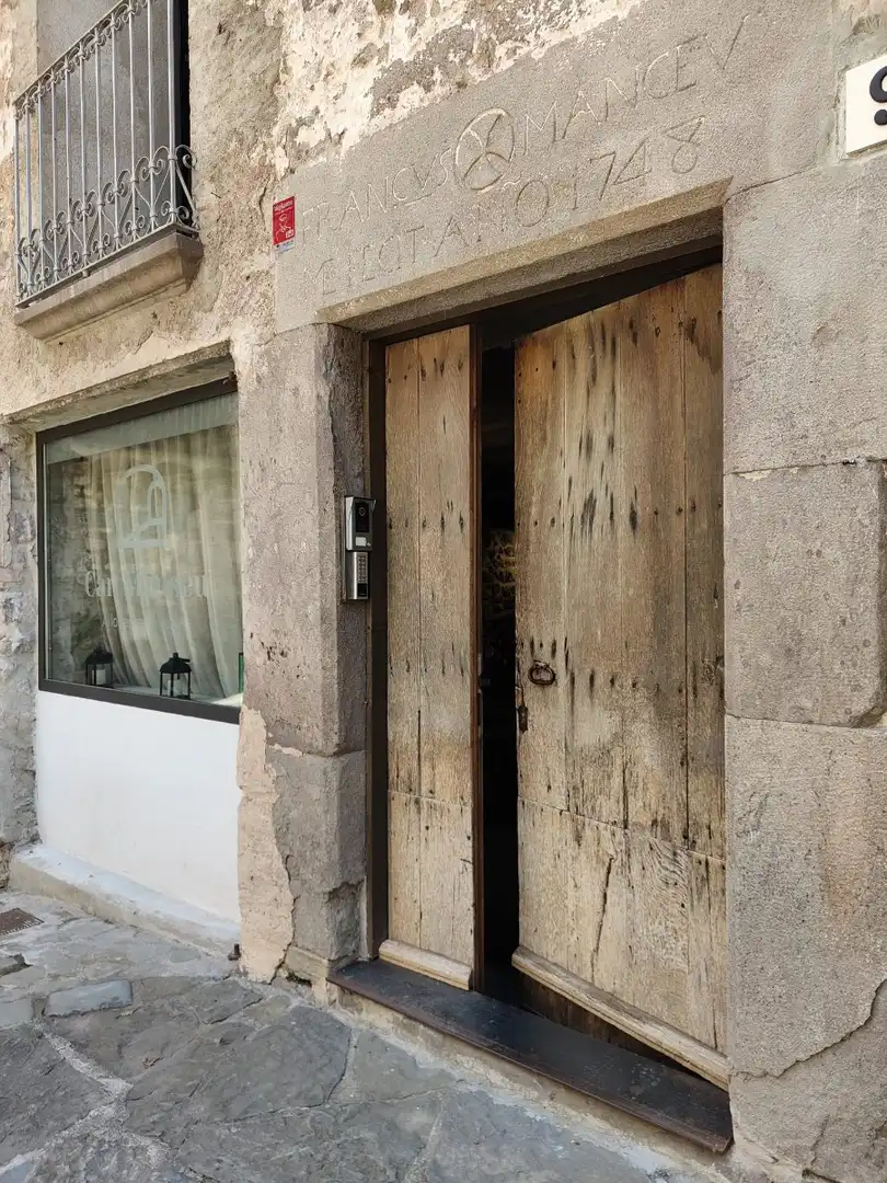 Vista exterior de Casa o chalet en venta en Olot con Aire acondicionado, Calefacción y Amueblado
