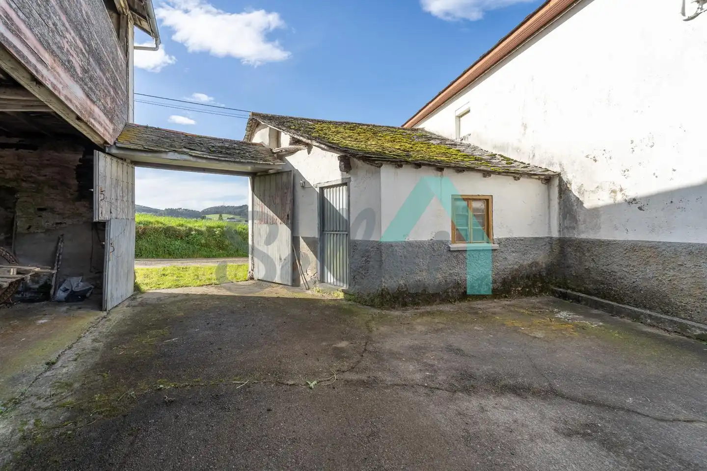 Exterior view of Houses for sale in Valdés - Luarca  with Private garden and Parquet flooring