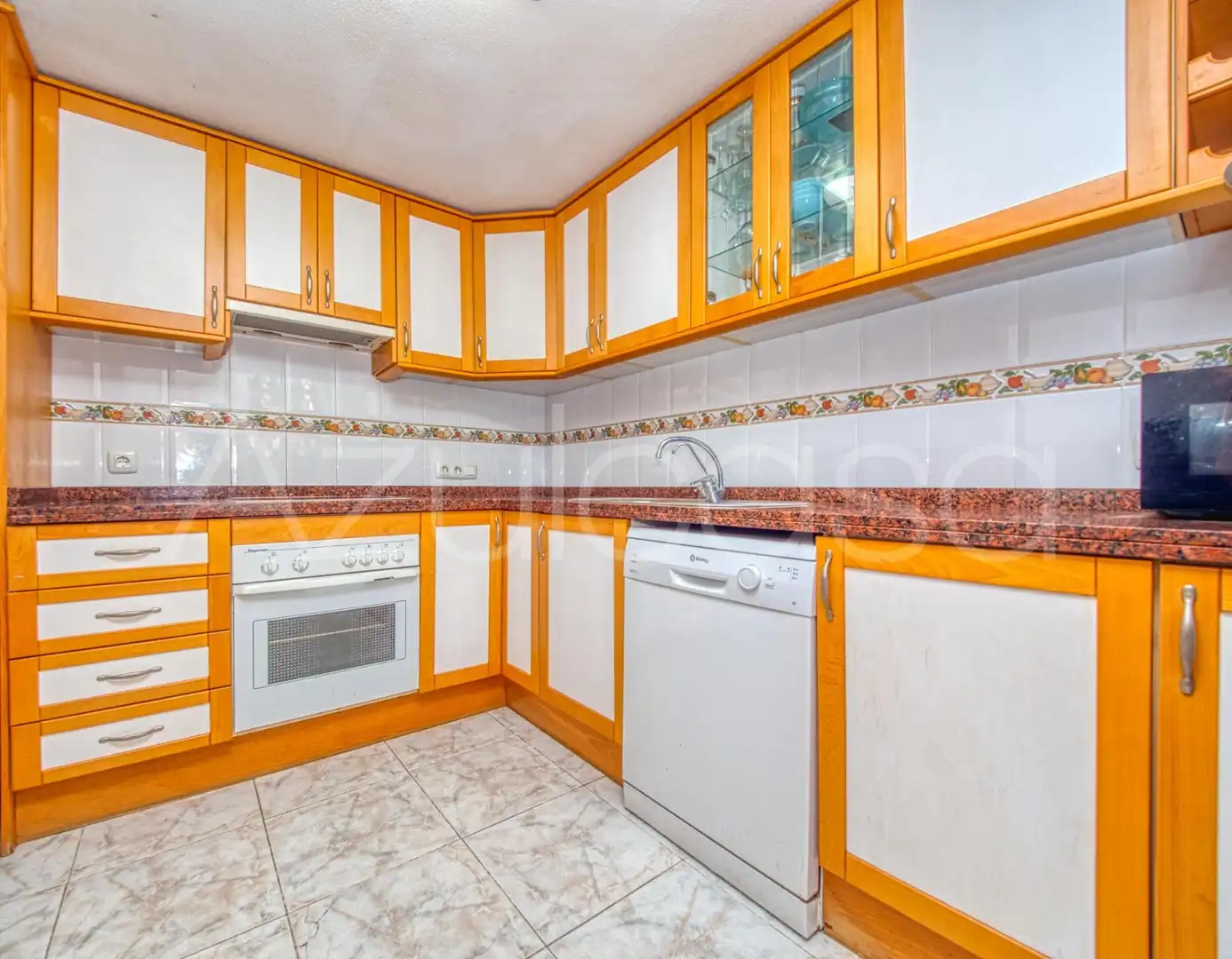 Küche von Maisonette zum Verkauf in El Campello mit Klimaanlage, Abstellraum und Gemeinschaftspool